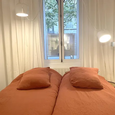 Climatisé Pour 1 Ou 2 Personnes Au 109 Avenue Mozart 16 *